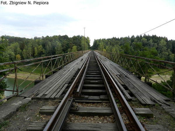 Most kolejowy nad Jeziorem Pilchowickim. Fot. Zbigniew N. Piepiora