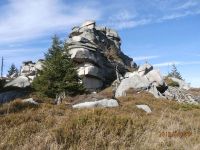 Od lewej: Ptasiniec, Wysoczyniec i Wywrotka. Widok od płd.