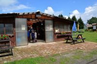 Kiosk gastronomiczny we wsi Milíře