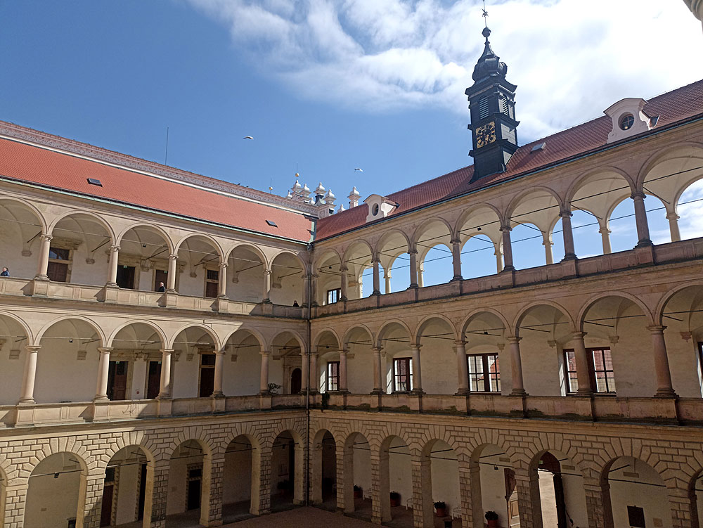dziedziniec_arkady.jpg